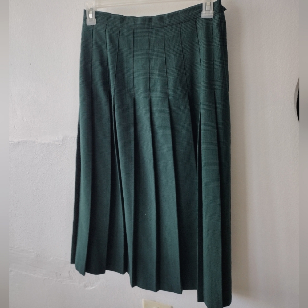 Vintage pleated skirt.